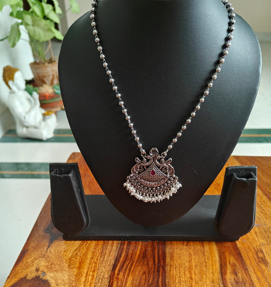 Mythili necklace in sterling silver