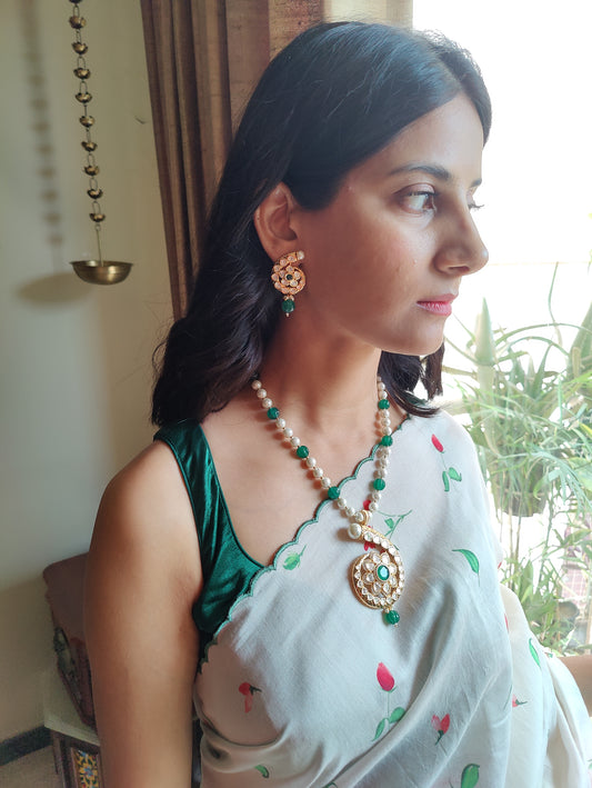 Jalela set with spiral kundan pendant on pearl and emerald stone ring