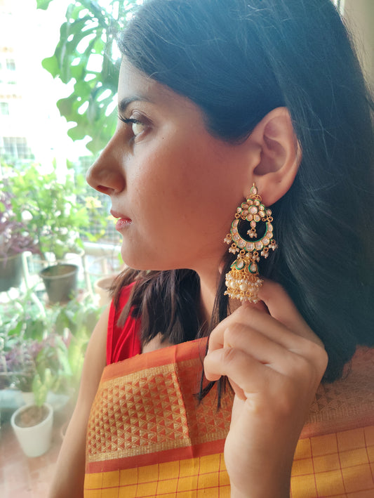Saniya jhumkis(earrings)on chand bali's