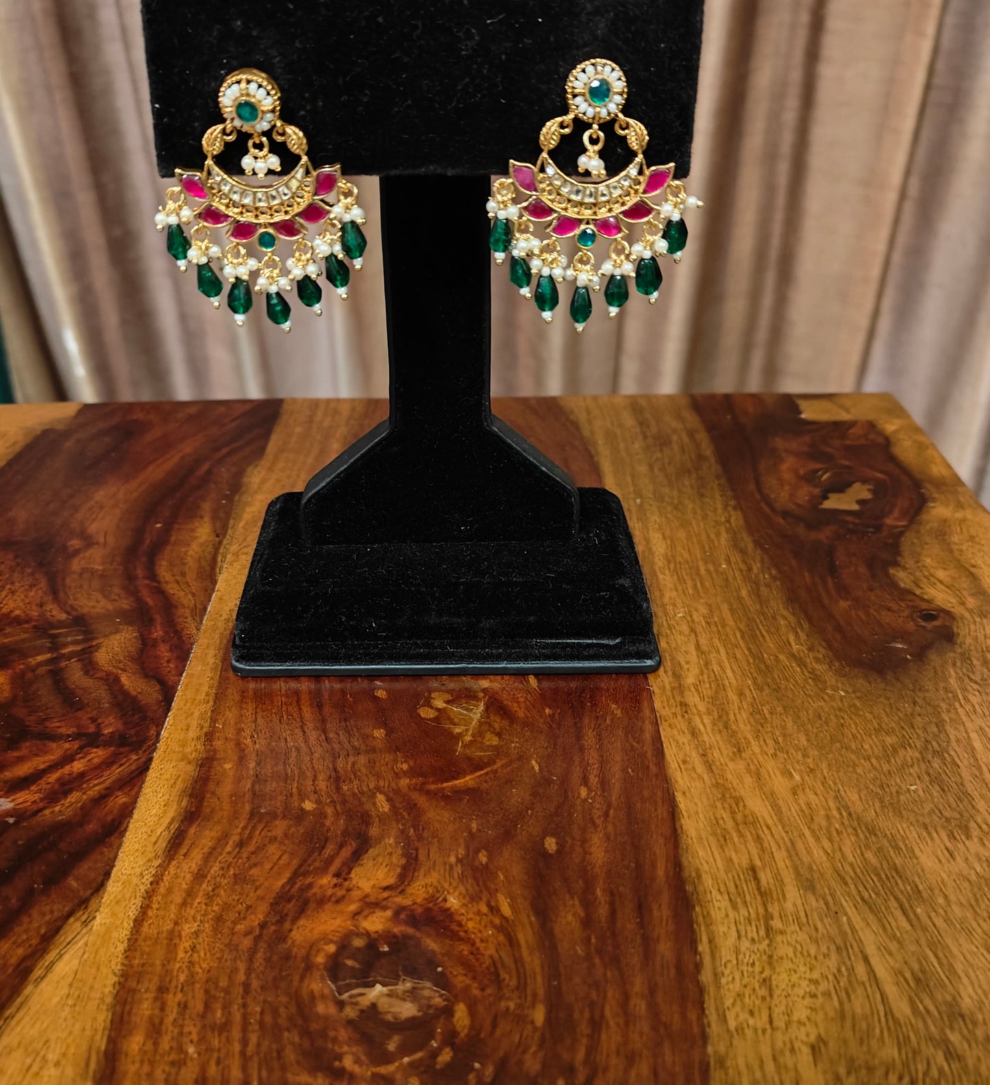 Vyanjana kemp and kundan earrings