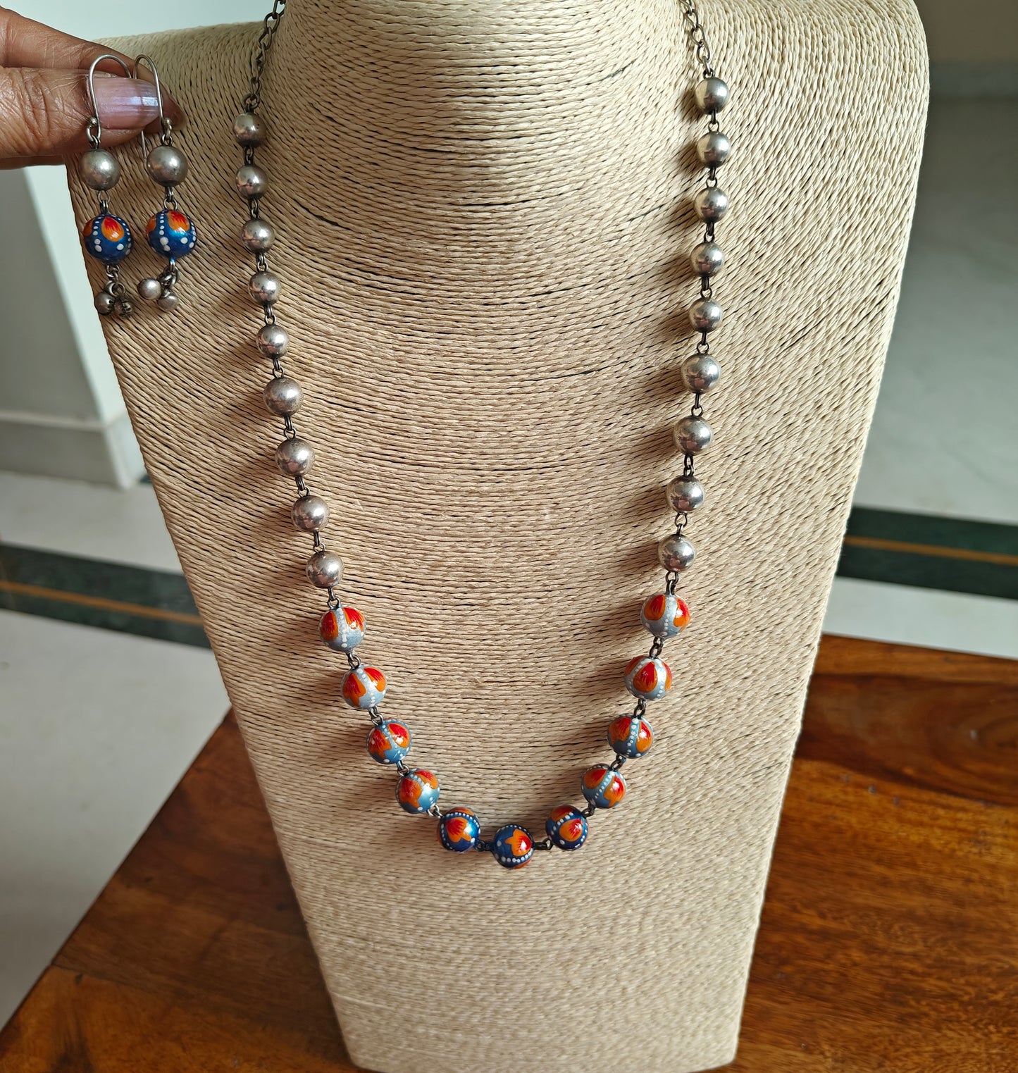 Painted beads set