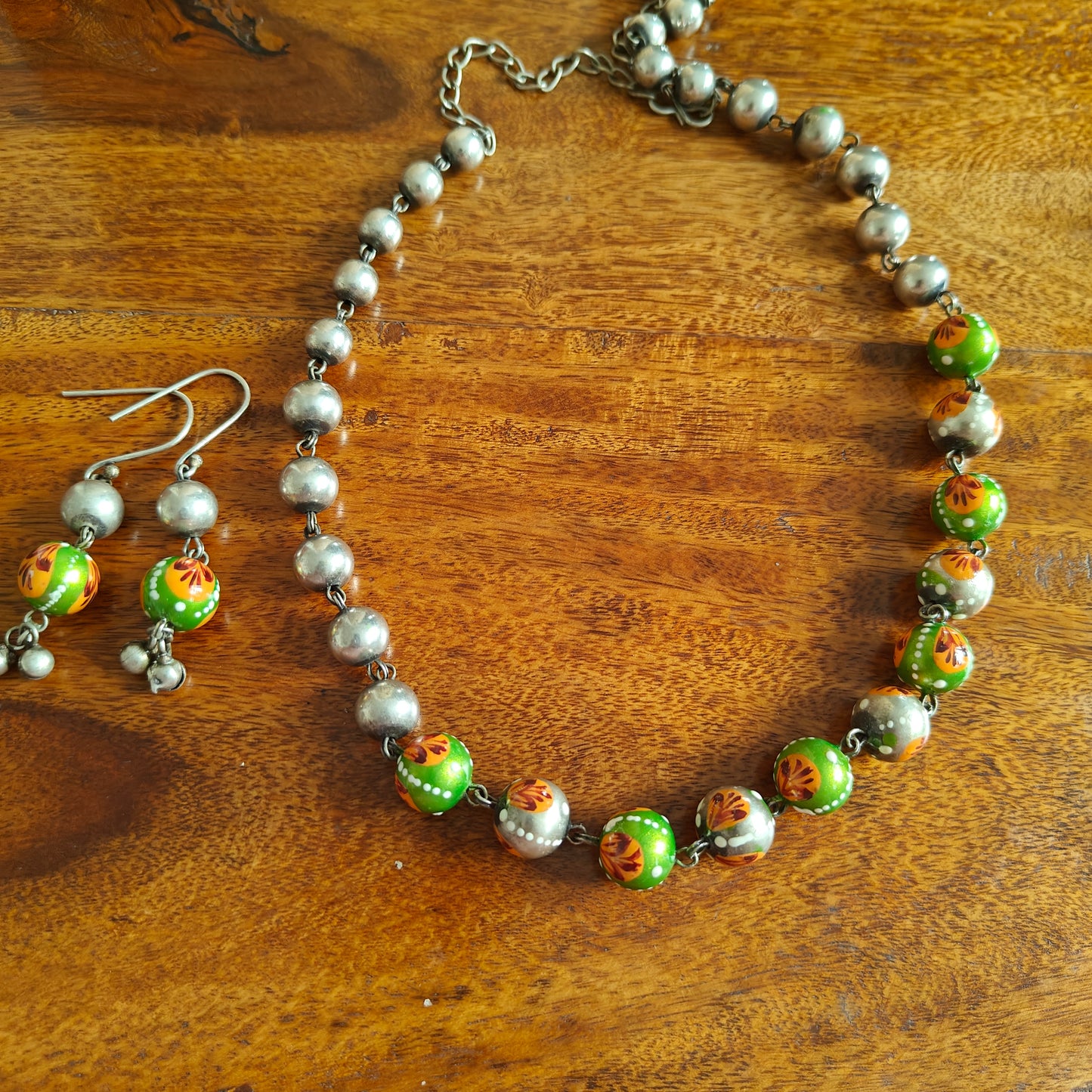 Painted beads set
