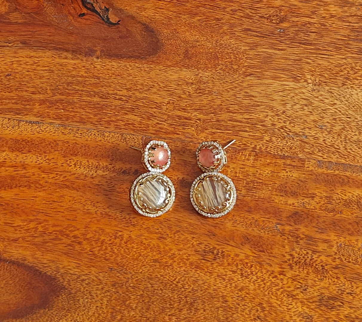 Ruma set with multicolour stones