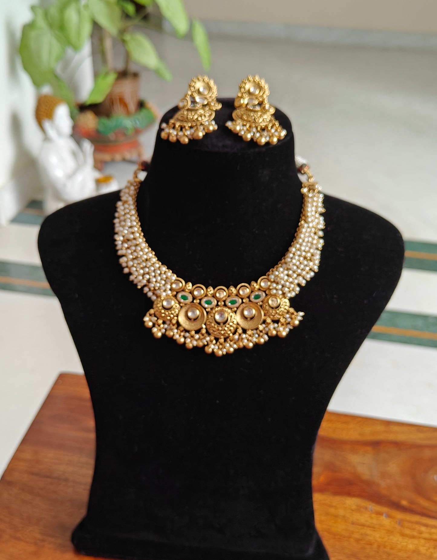 Sachika set with gold moissanite,and stones