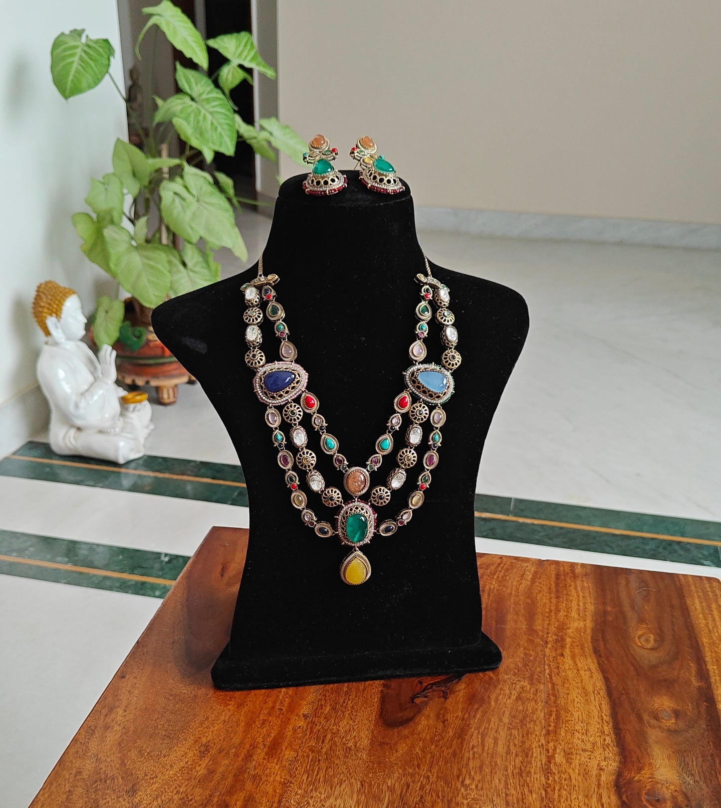 Trisha multilayered stone set