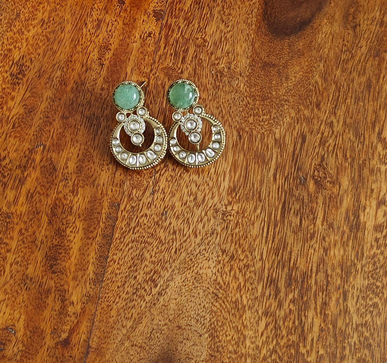 Nupur multicolour stone set