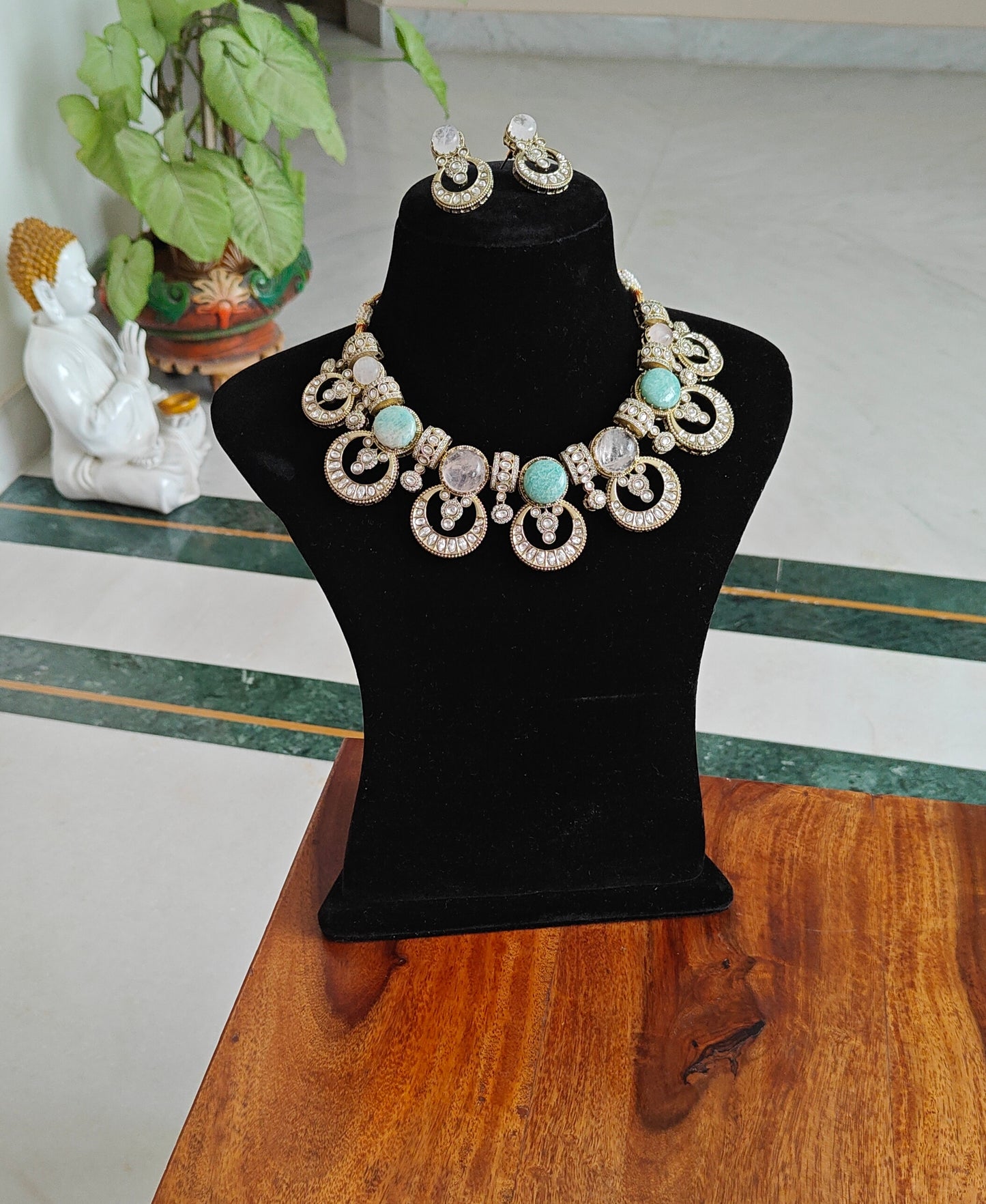 Nupur multicolour stone set