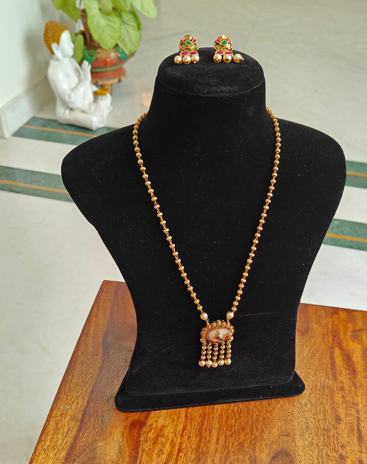 Sadaf set with kempstone and pearl