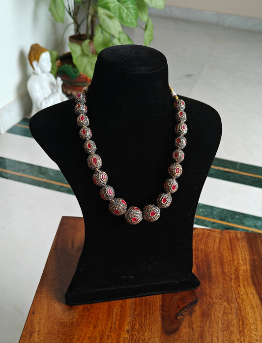 Tambura set with beads