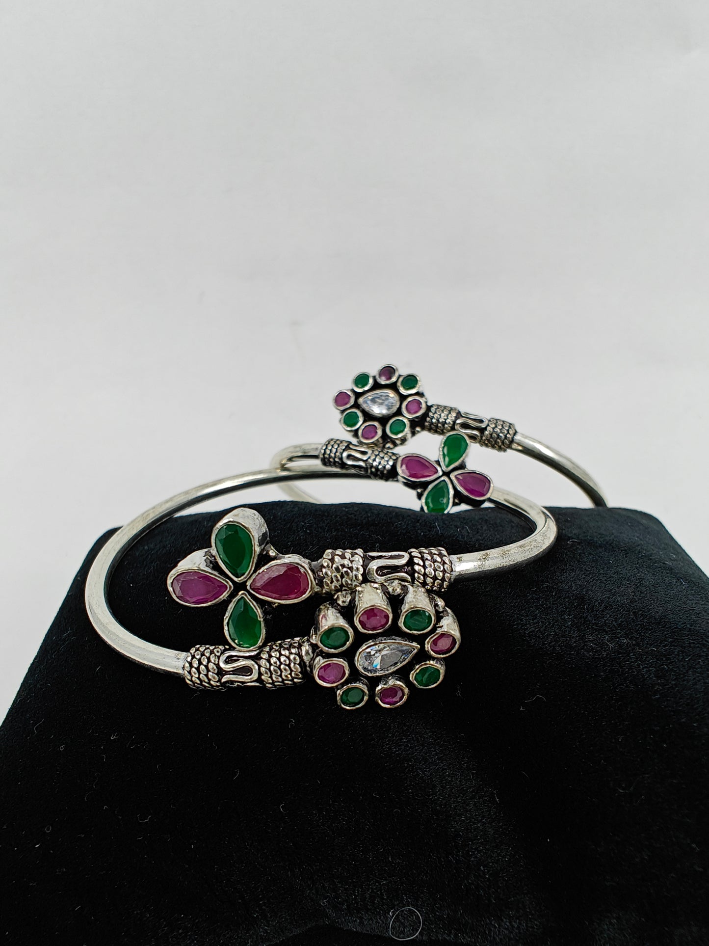 Silver pipe bangles with pink and green stone in flower design(2pcs)