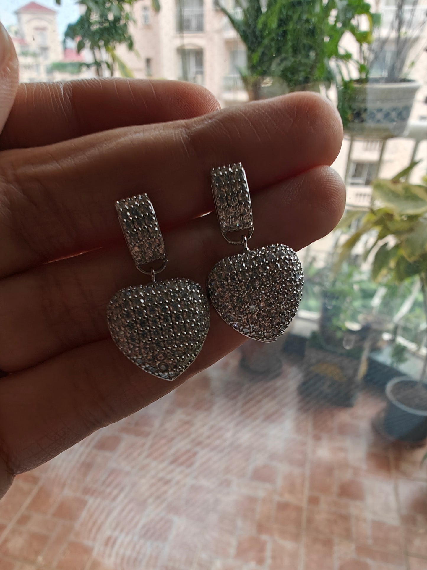 'Little hearts' dangling earrings