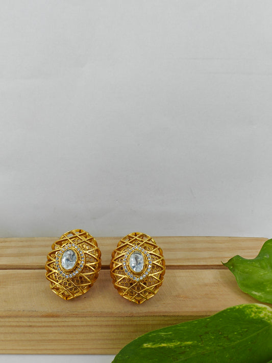 Web of gold kundan studs