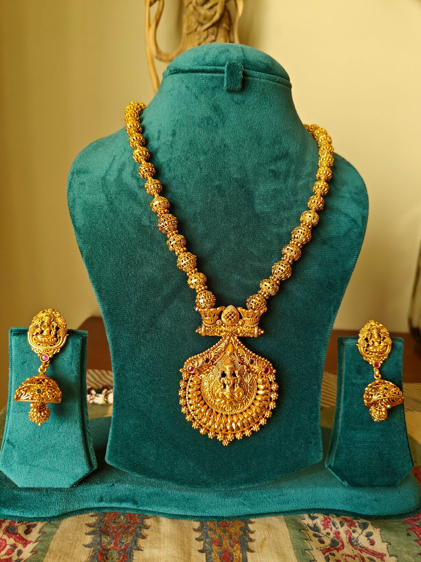 Ishwari Temple jewelry set with Lakshmi pendant on matar mala necklace