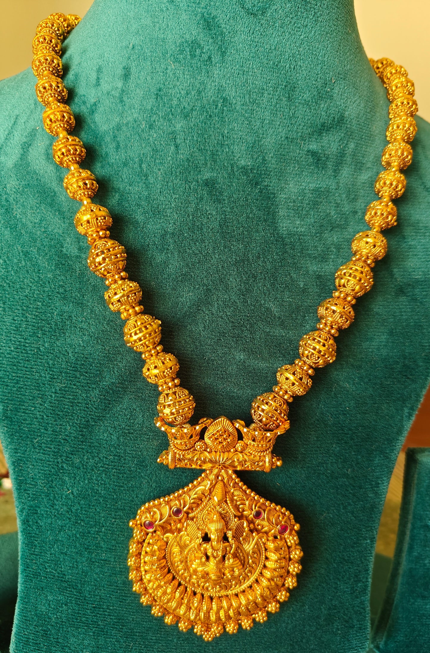 Ishwari Temple jewelry set with Lakshmi pendant on matar mala necklace