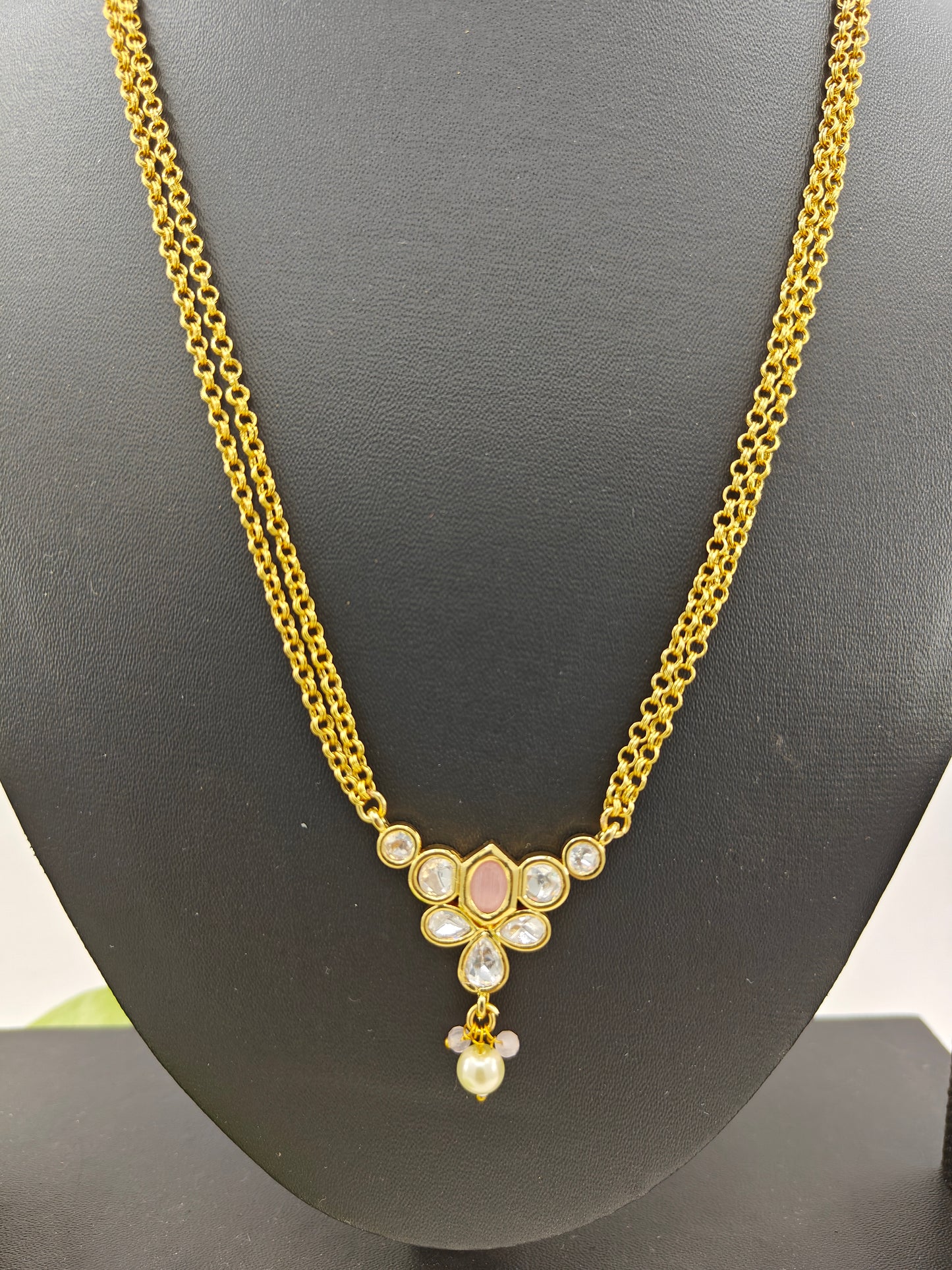 Set with kundan and mint green/baby pink pendant on double gold chains