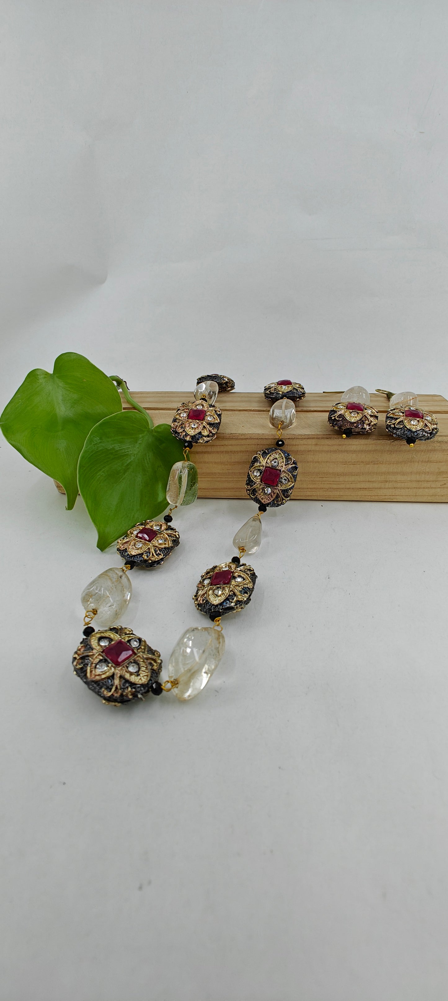 Metal beads with coloured stone inlay and transparent beads set