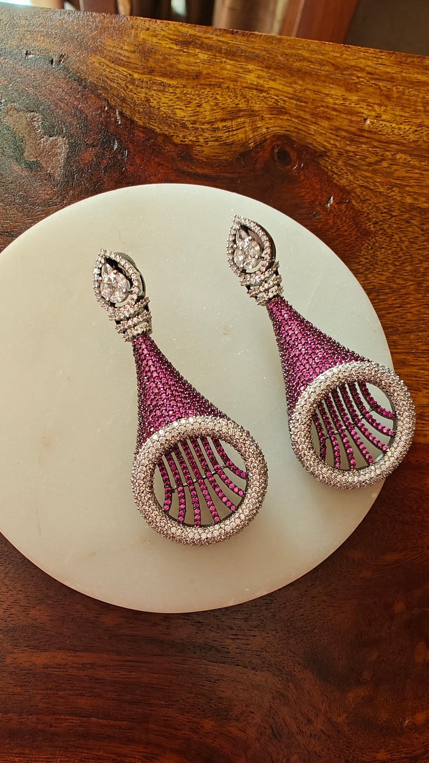 Noemie earrings in conical design