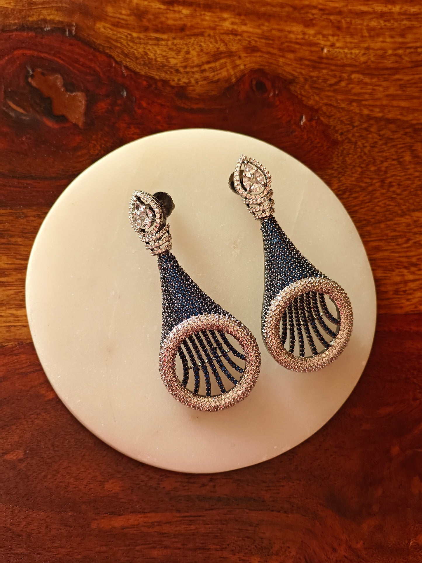 Noemie earrings in conical design