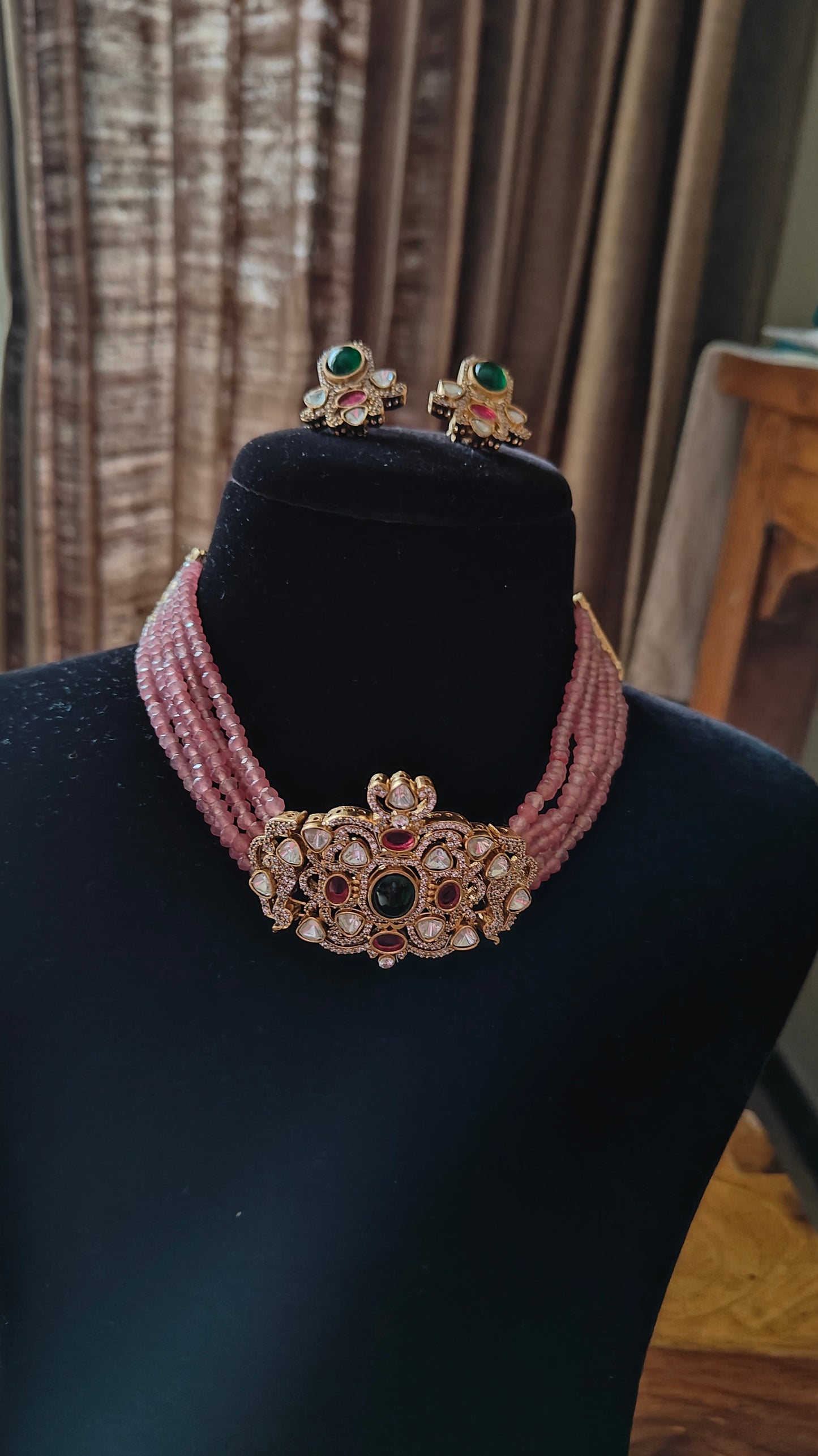 Nutan choker set on pink stands