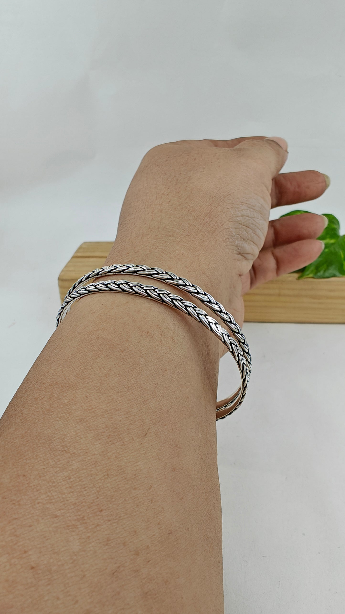 Silver bangles in rope design(2pc)