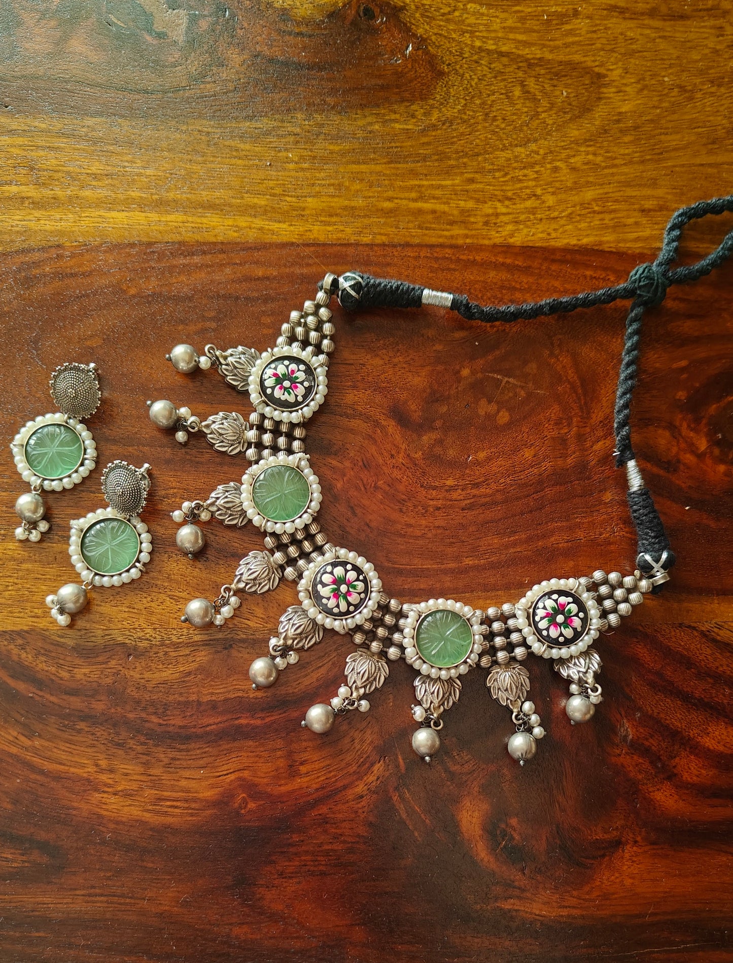 Phoolwari choker with hand painted and engraved flowers