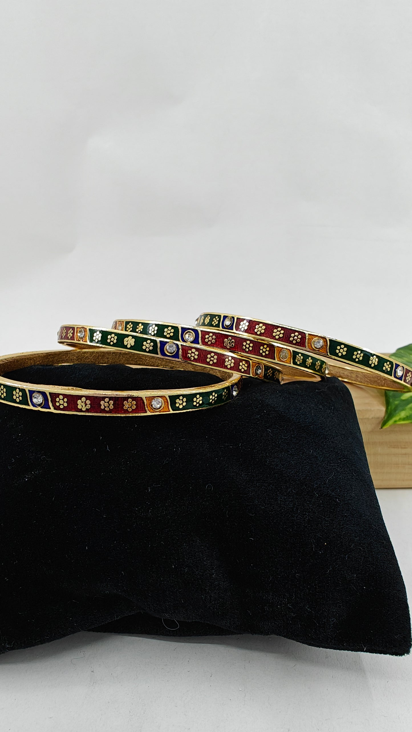 Bangles with red and green meenakari(4pcs)