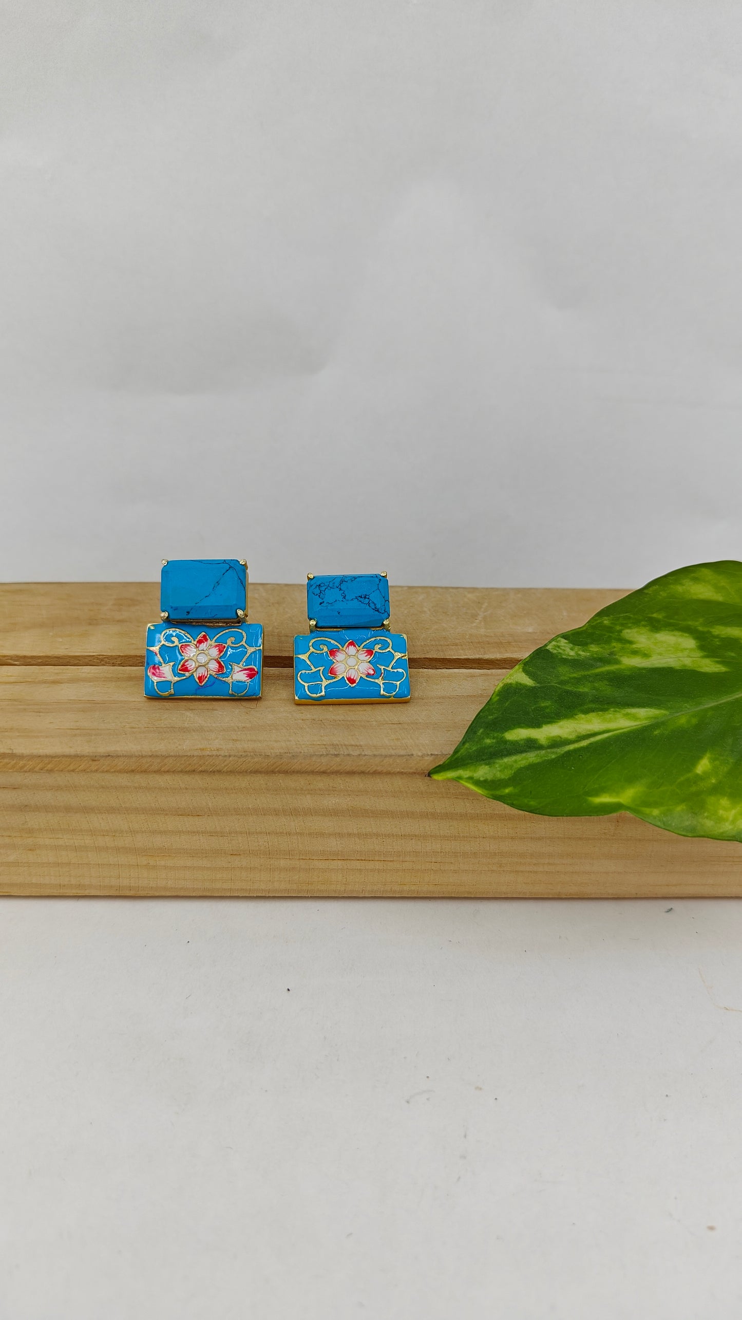 Meenakari stone studs