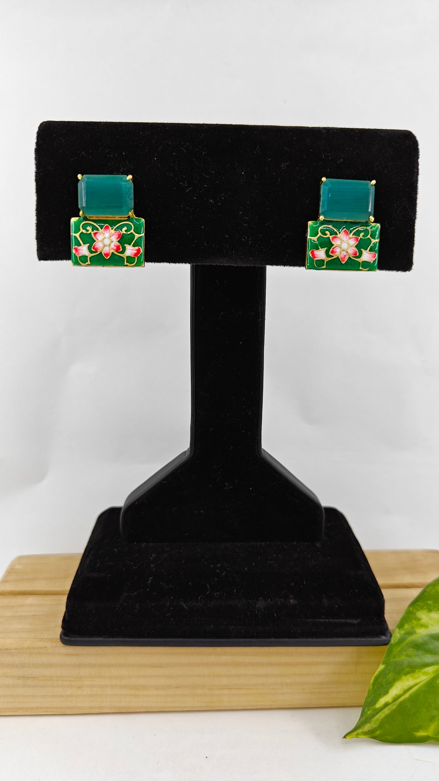 Meenakari stone studs