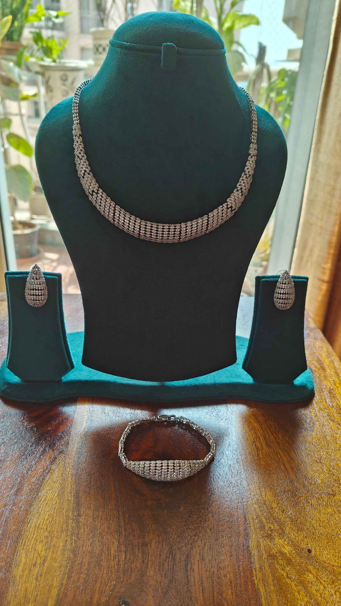 Barani crystal set with bracelet and ring