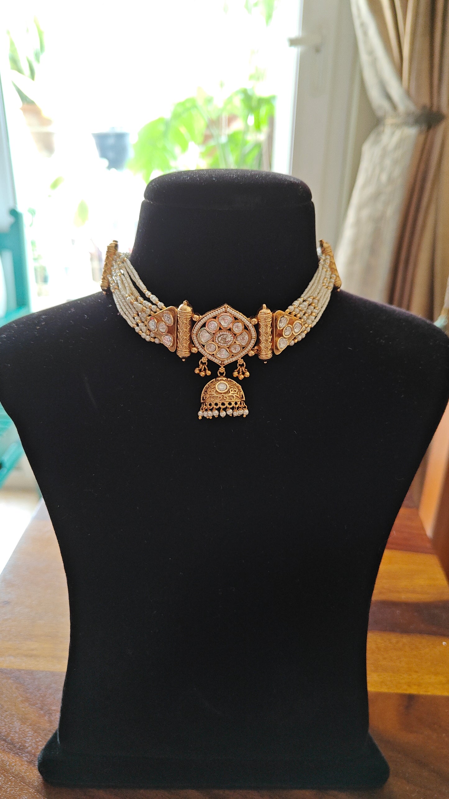 Aadhya kundan and poth pearl choker set