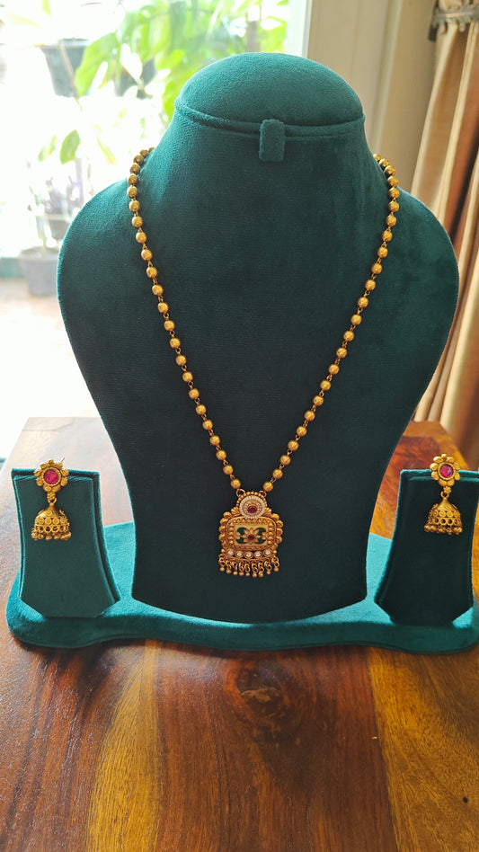 Hiya set with gold beads,kundan and meenakari