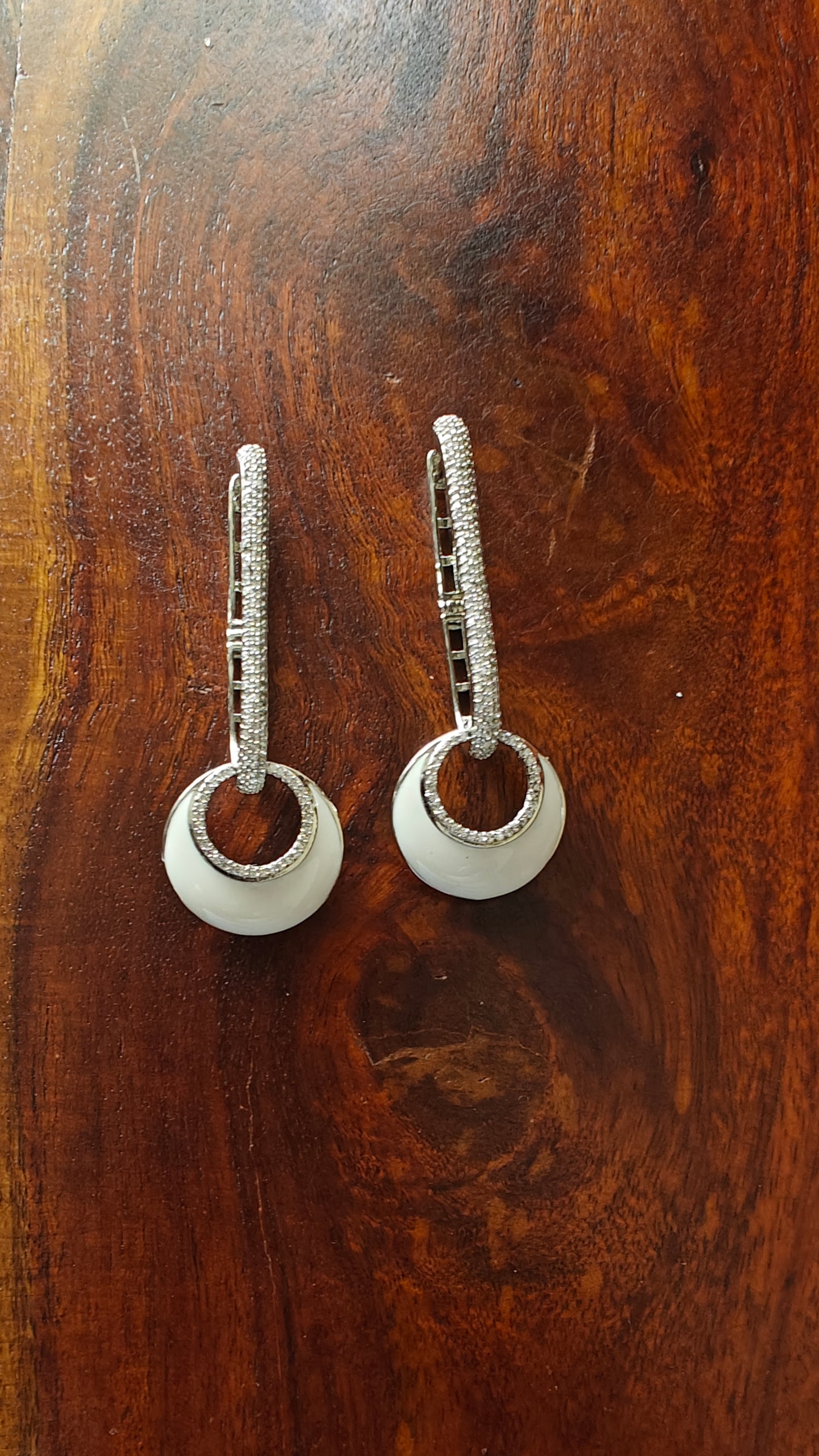 Zalak earrings with a crescent moon