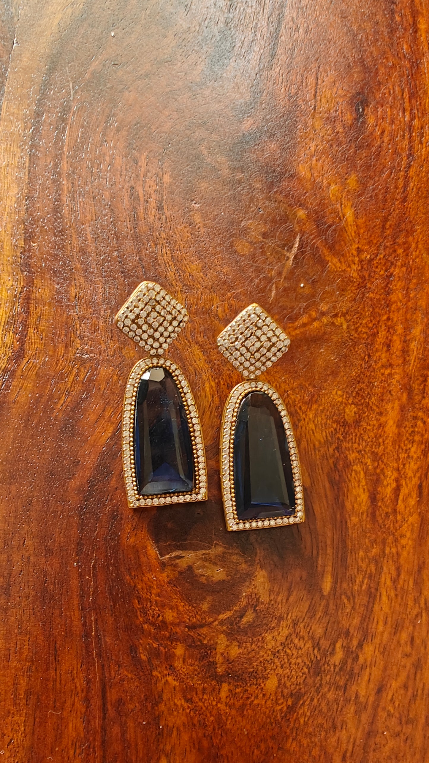 Stone earrings on square stud