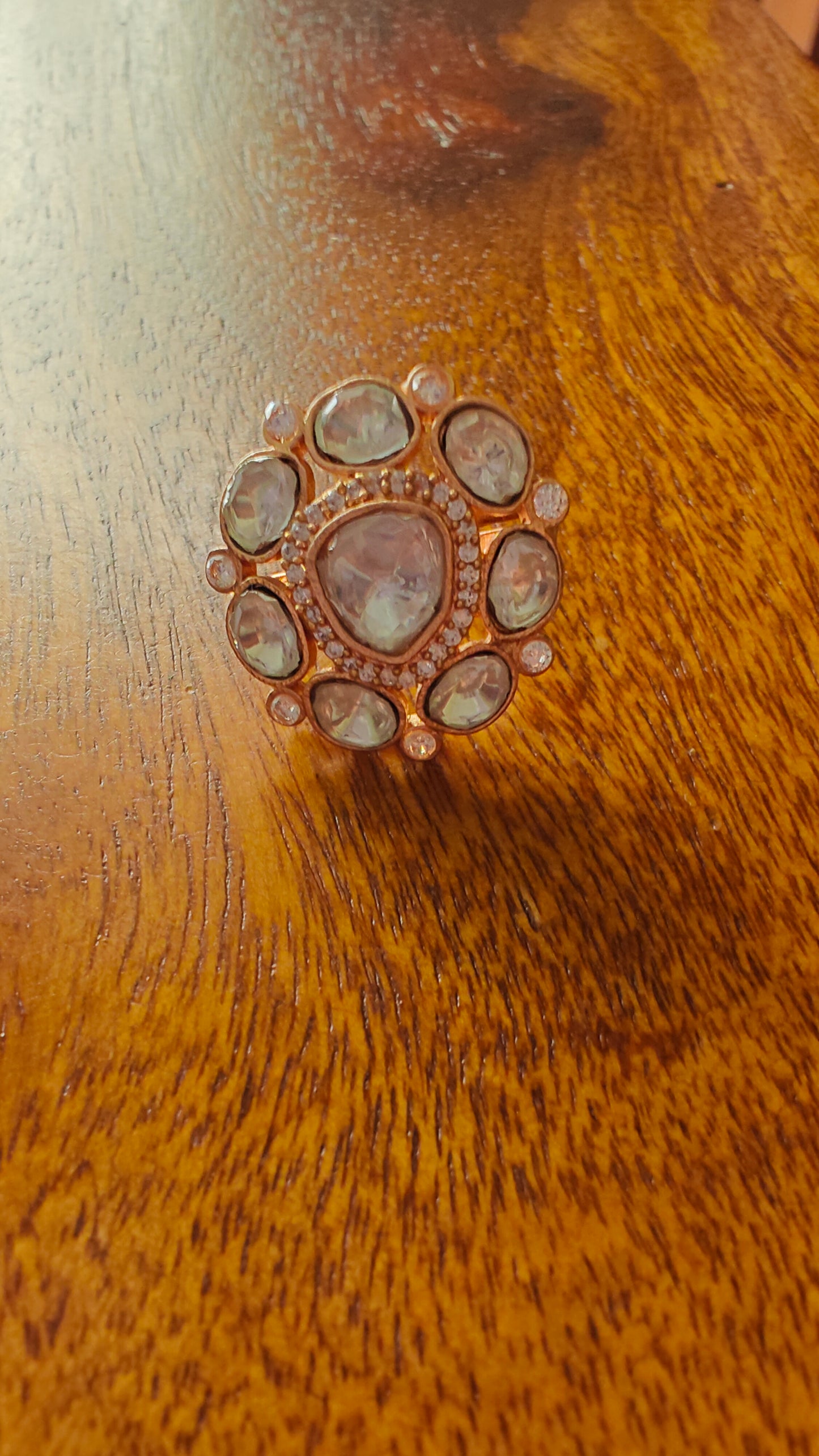 Flower motif ring with Moissanite