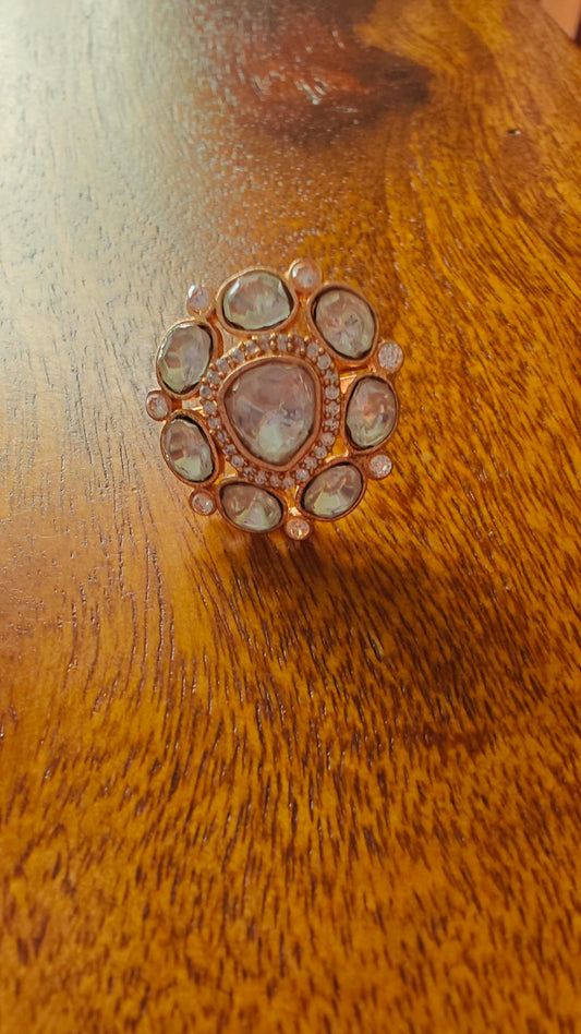 Flower motif ring with Moissanite