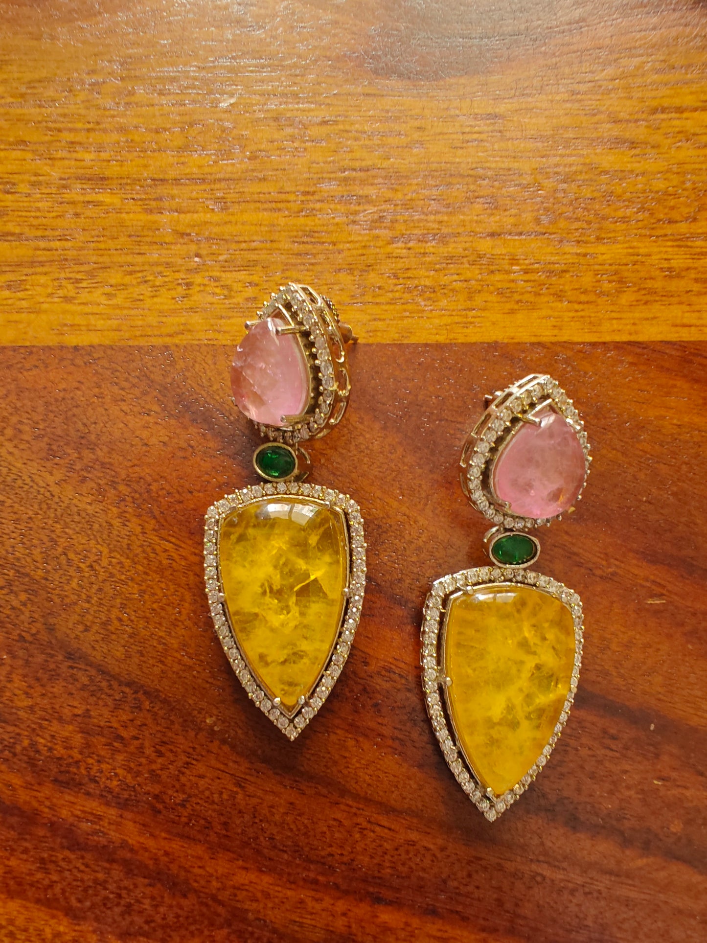 Jalsa earrings with stones