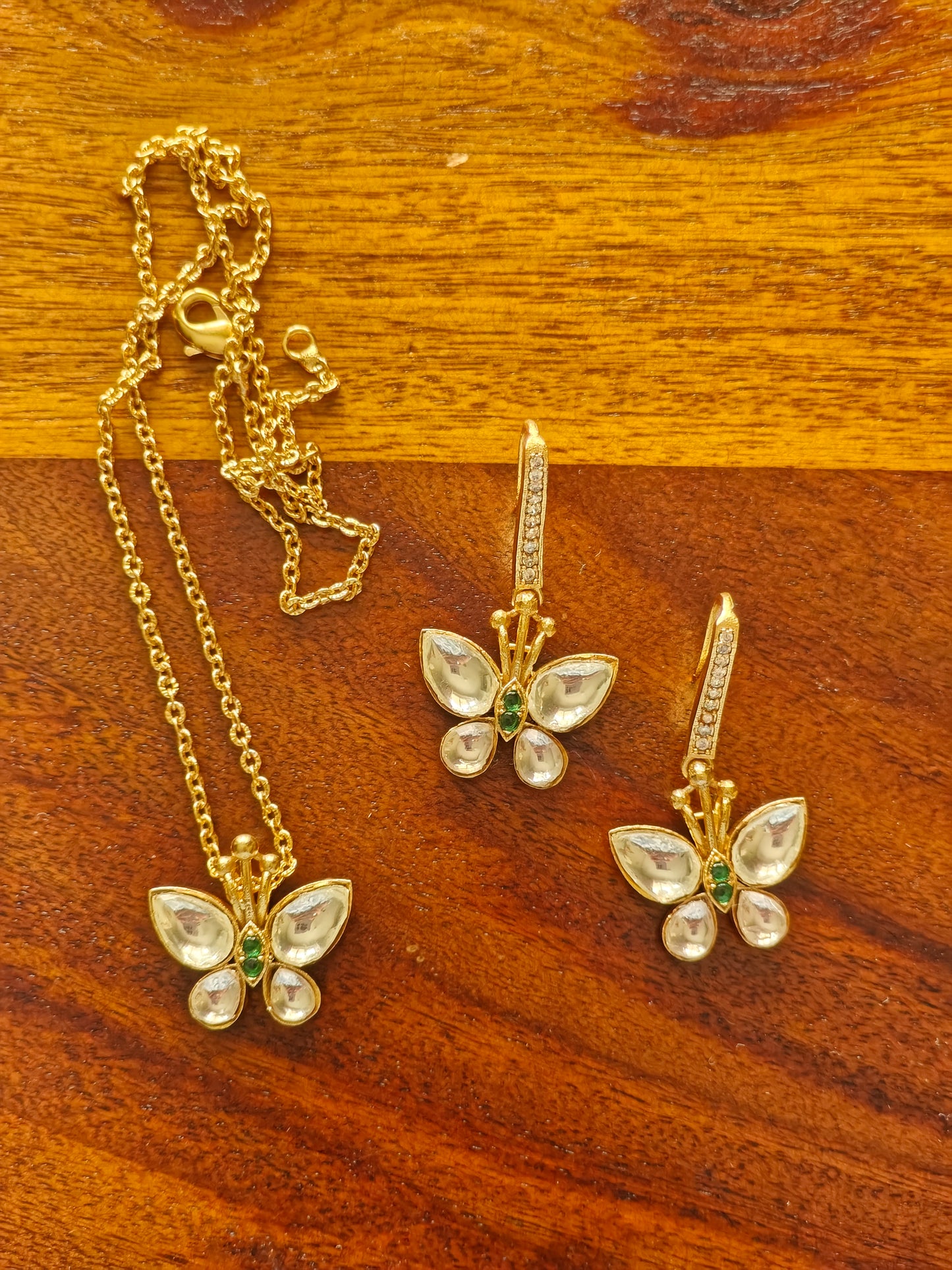 Aana butterfly pendant set