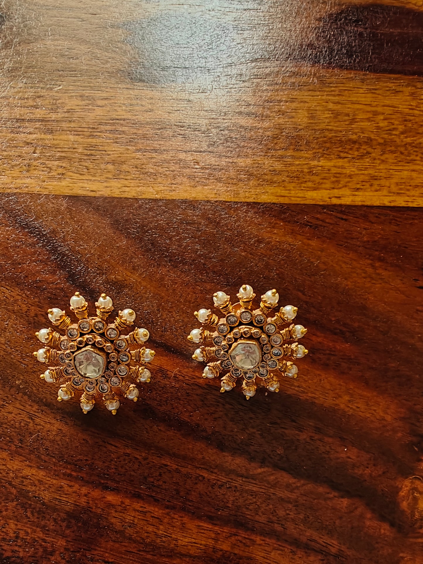 Spike earrings with moissanite and pearls