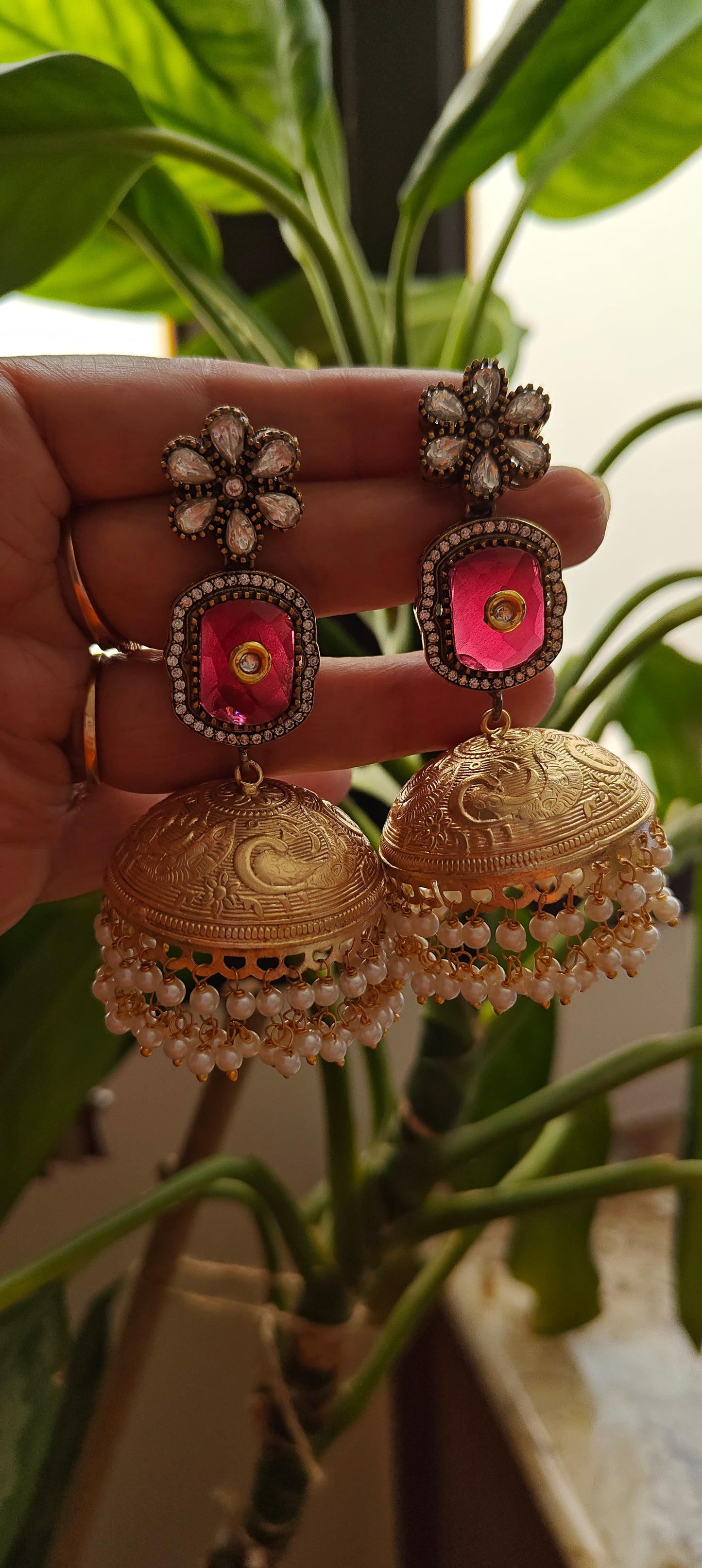 Kurangi kundan and stone jhumkas