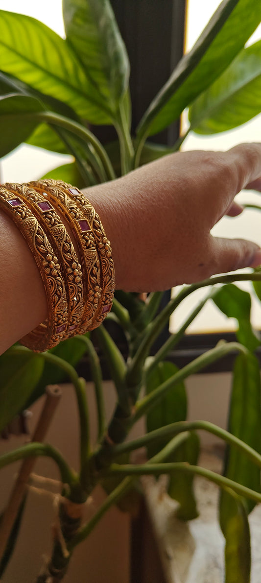 Pallavini bangles with red stones(4 pc)