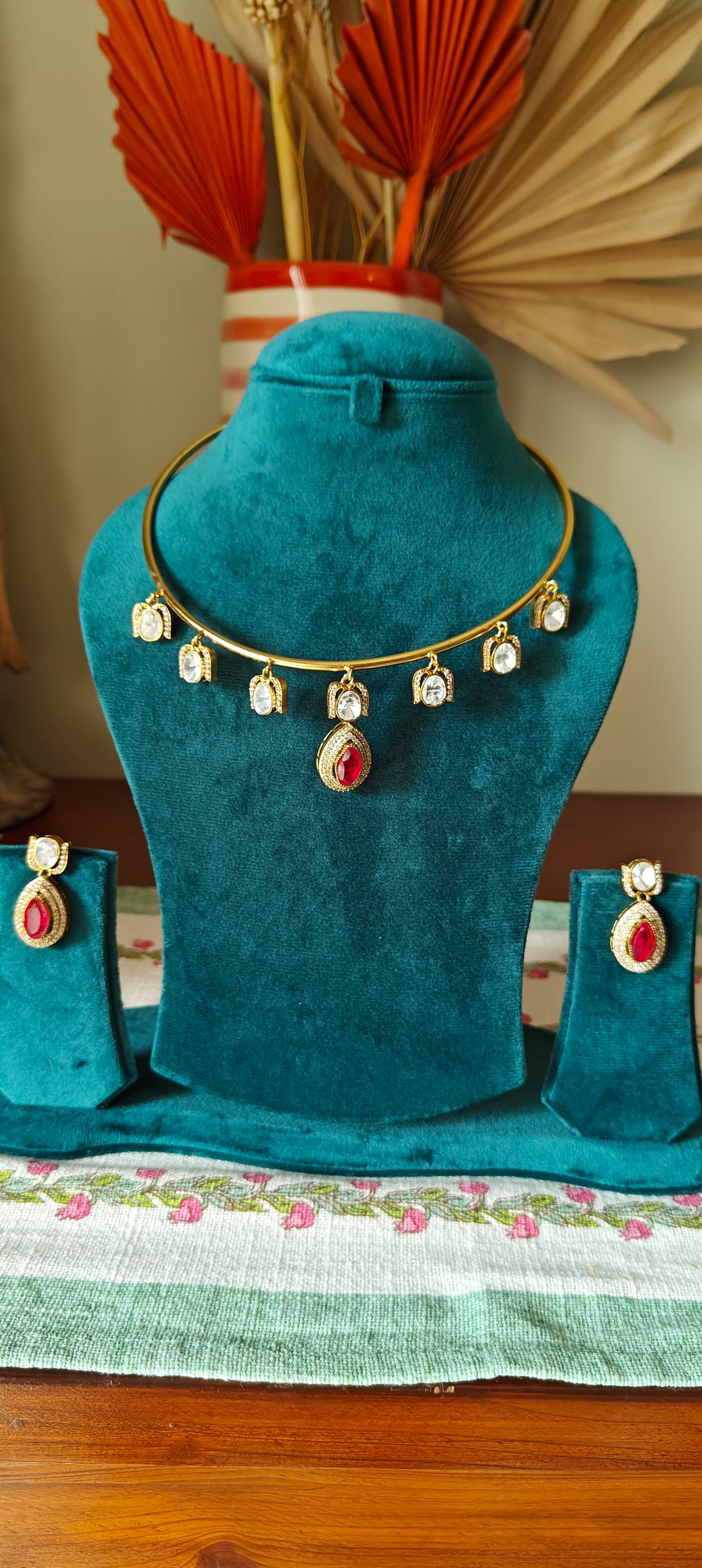 Chaitali pipe hasli(Necklace) set with moissanite and stone.