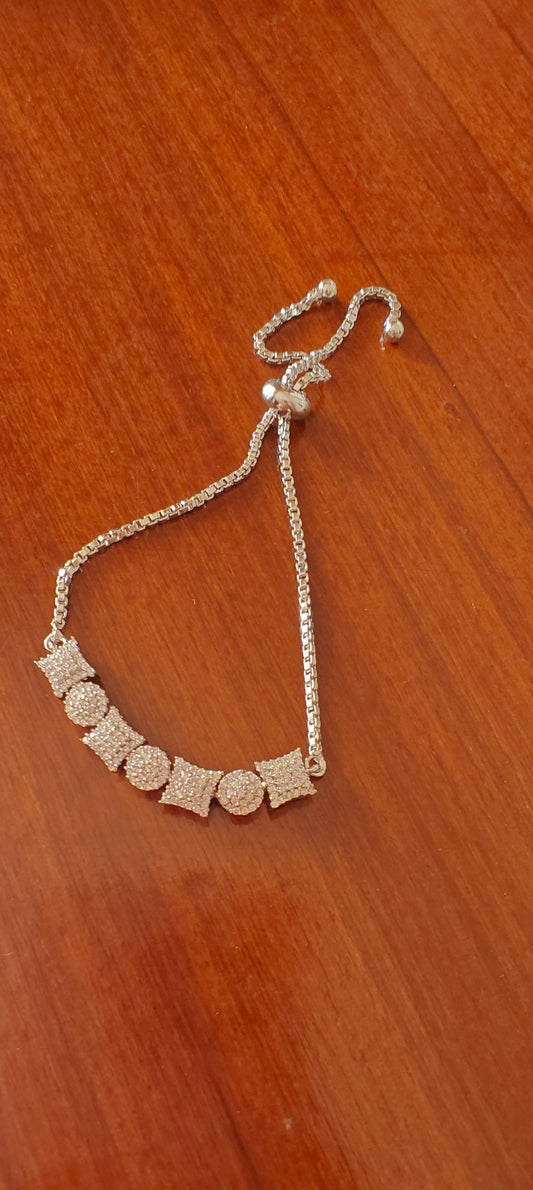 Bracelet with Cz  in square and round pieces