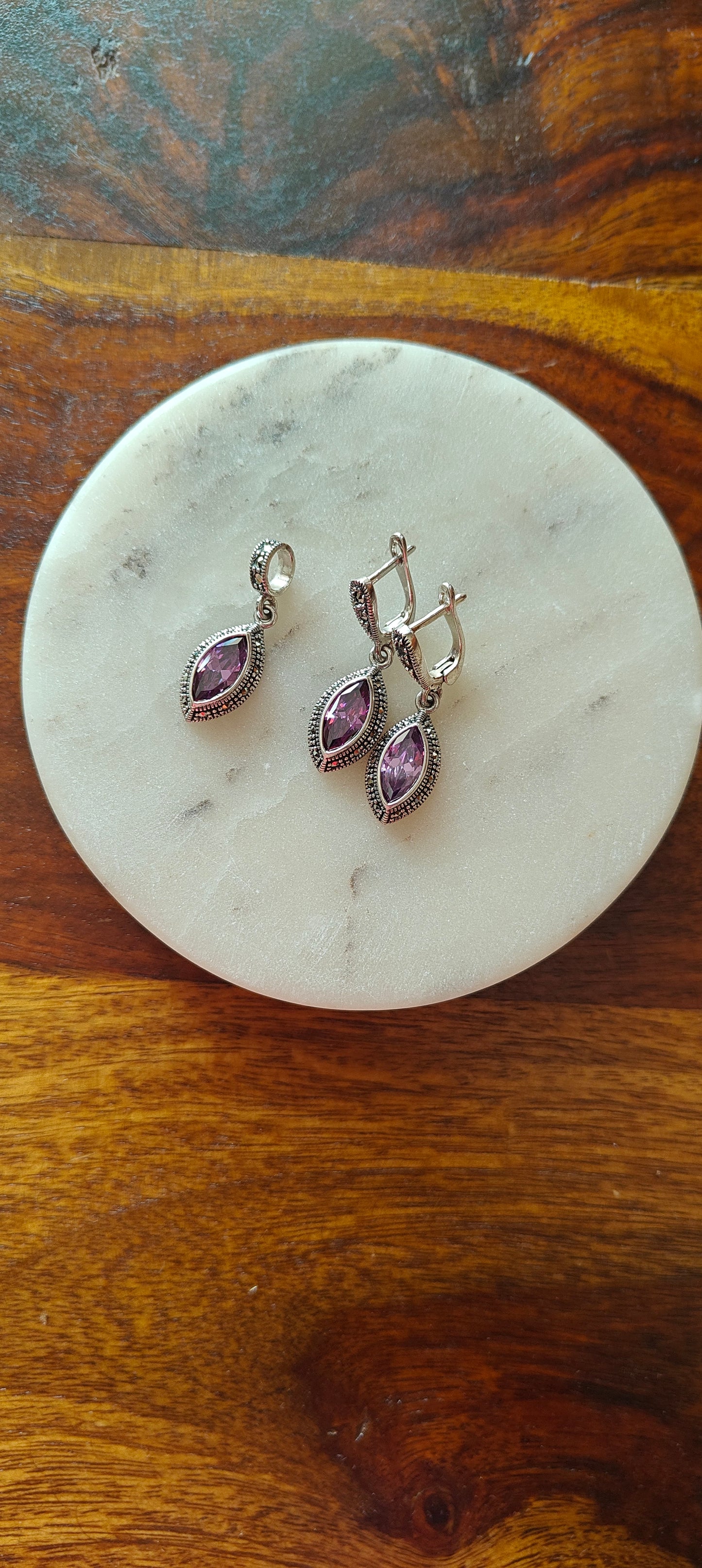 Amethyst petals silver set (includes earrings and pendant)