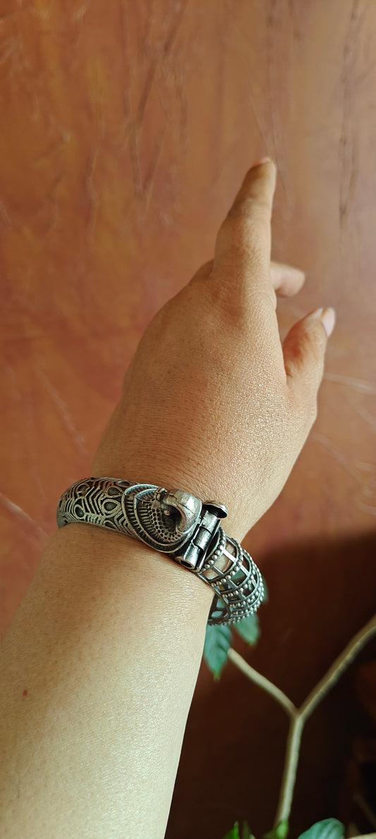 Raised Peacock kara( Bangle)