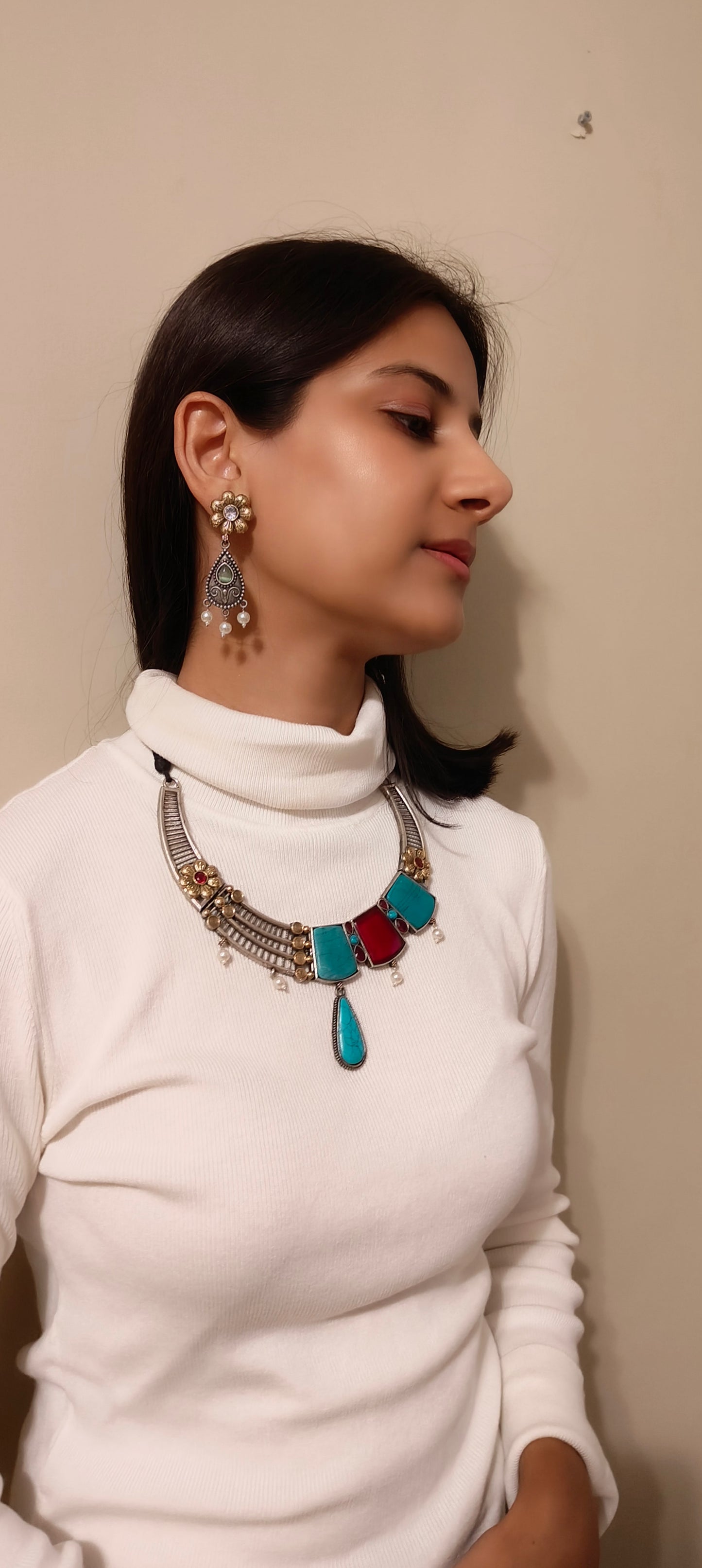 Dual tone necklace set with big stones