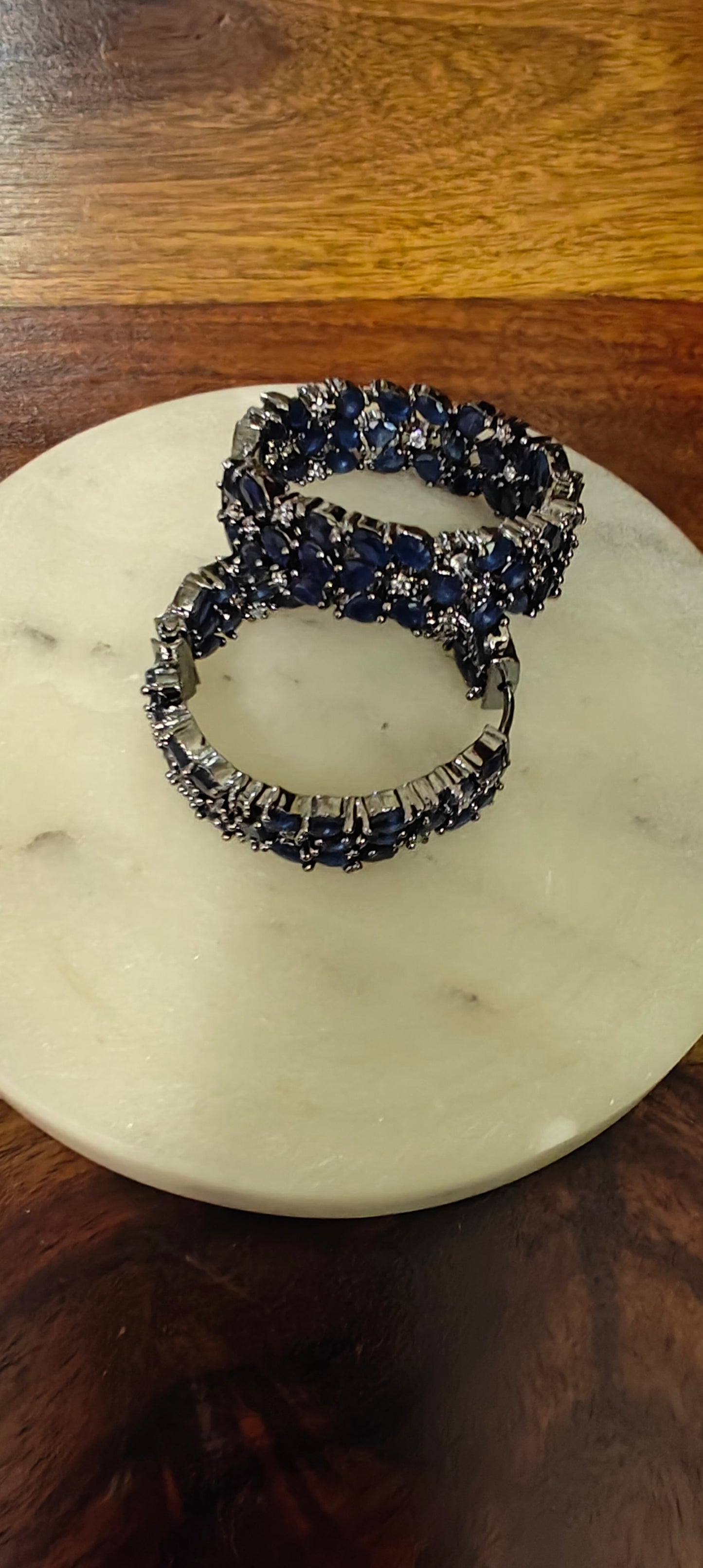 Hoop earrings with stones