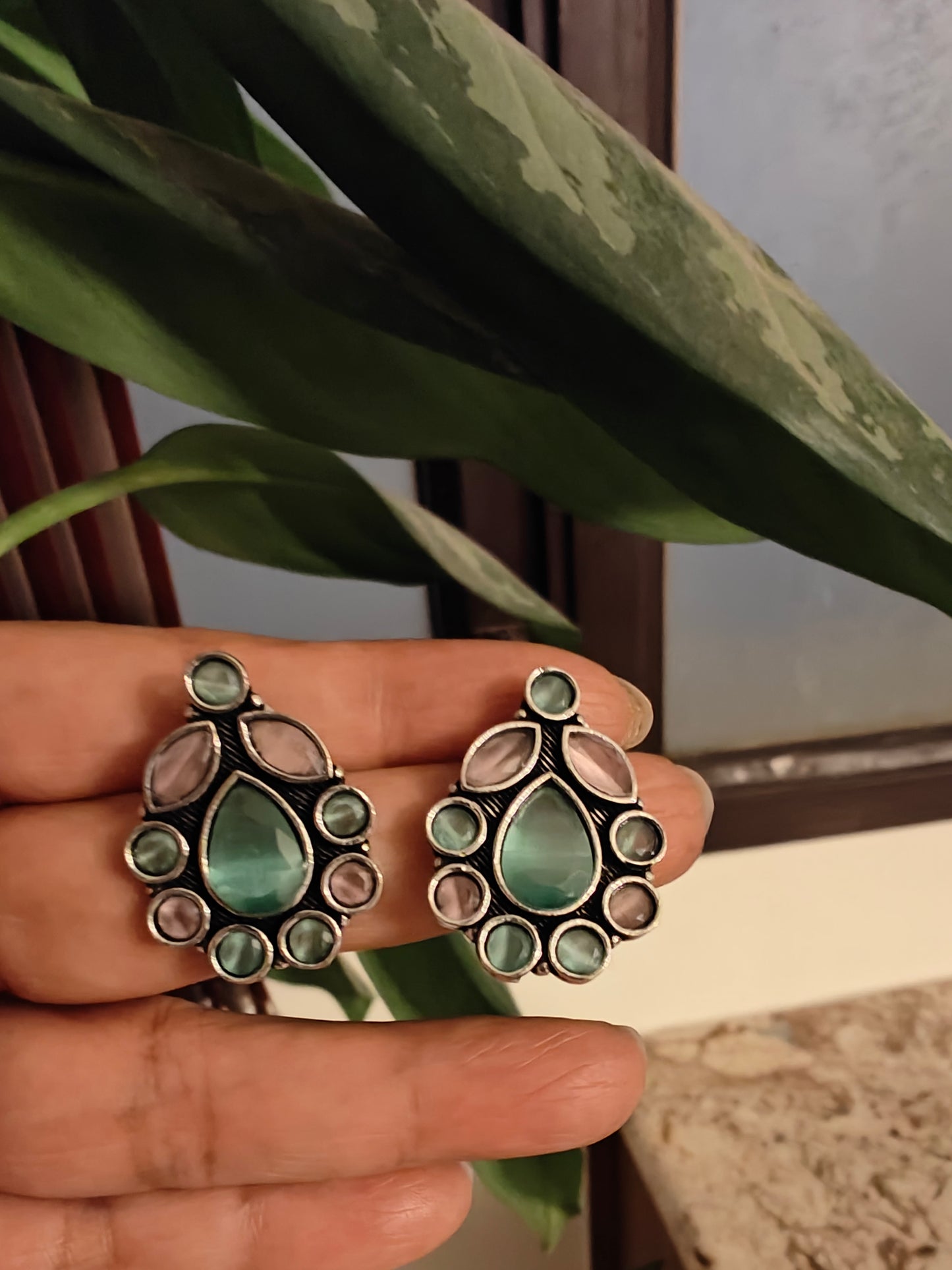 Studs(earrings) with coloured stone
