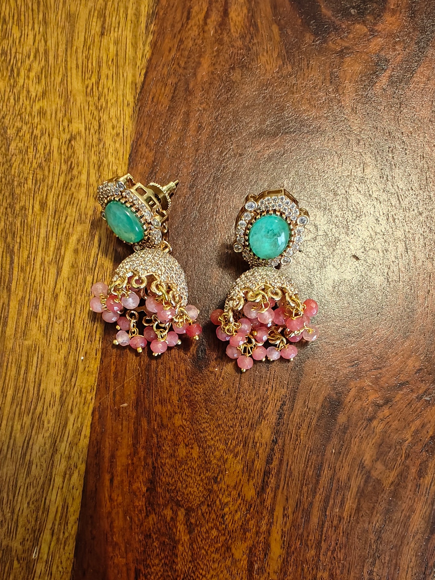 Mihika set with coral beads and stone pendant