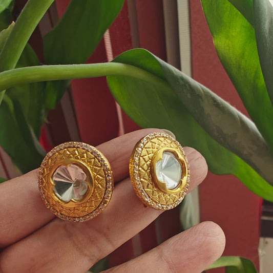 Moissanite studs with gold carving