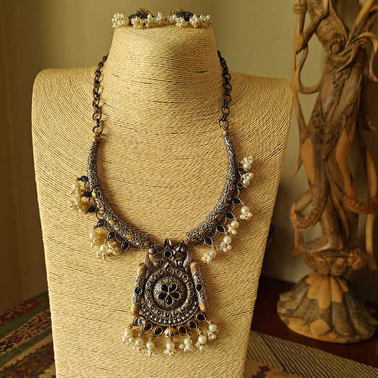 Dual tone stiff engraved hasli  with pearls and stone